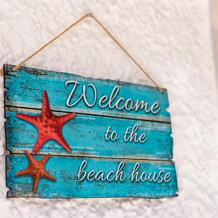Nook Beach House Affittacamere